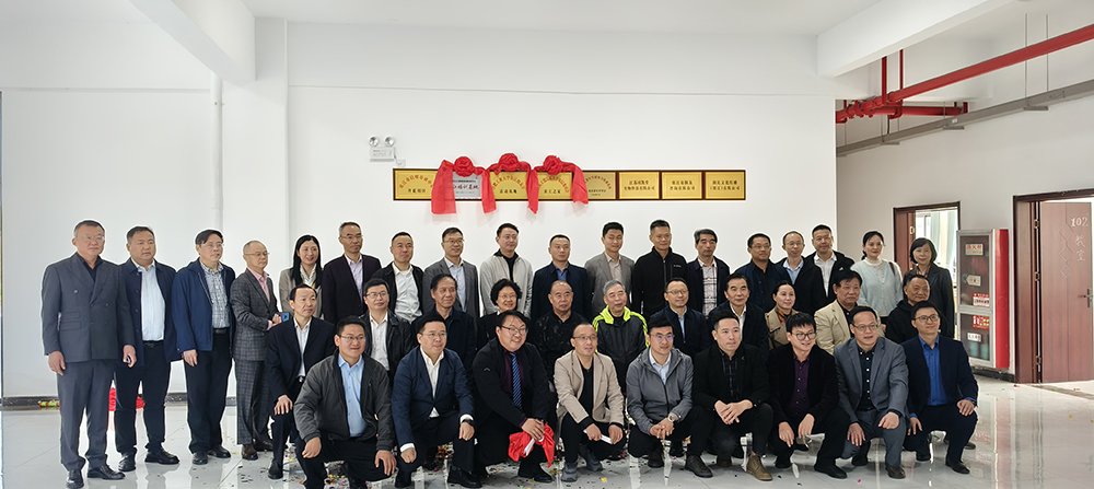 镇江合照.jpg